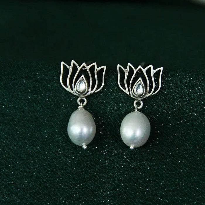 92.5 Silver Oxidized Lotus Pearl Earring