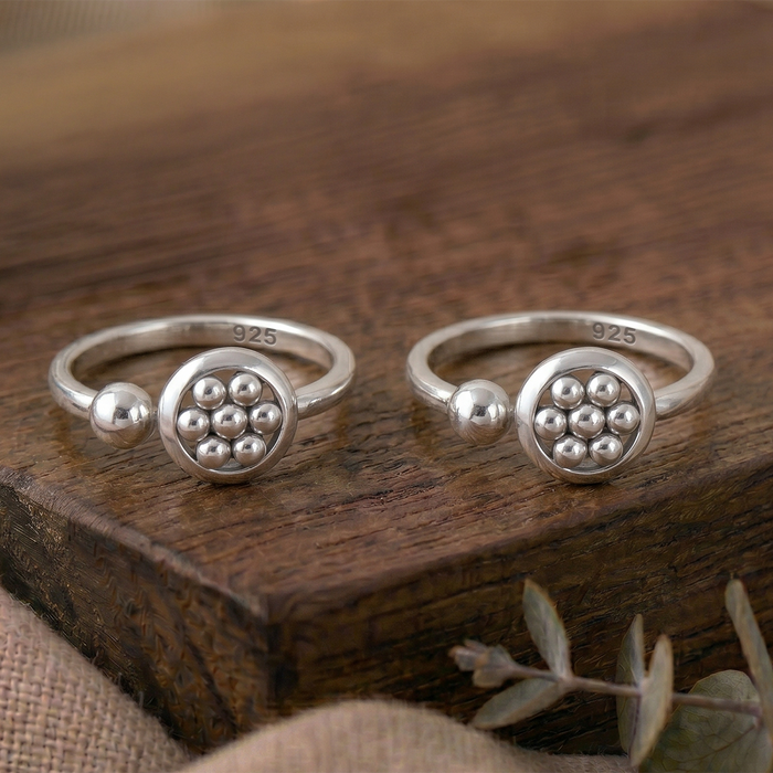 Pure 92.5 Silver Beaded Circle Toe Rings