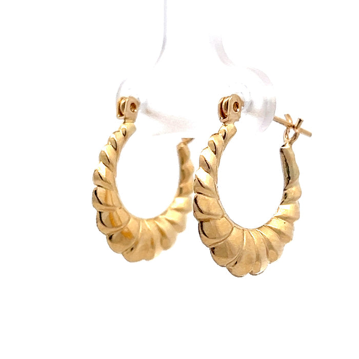 Scalloped Hoop Earrings in 14k Yellow Gold