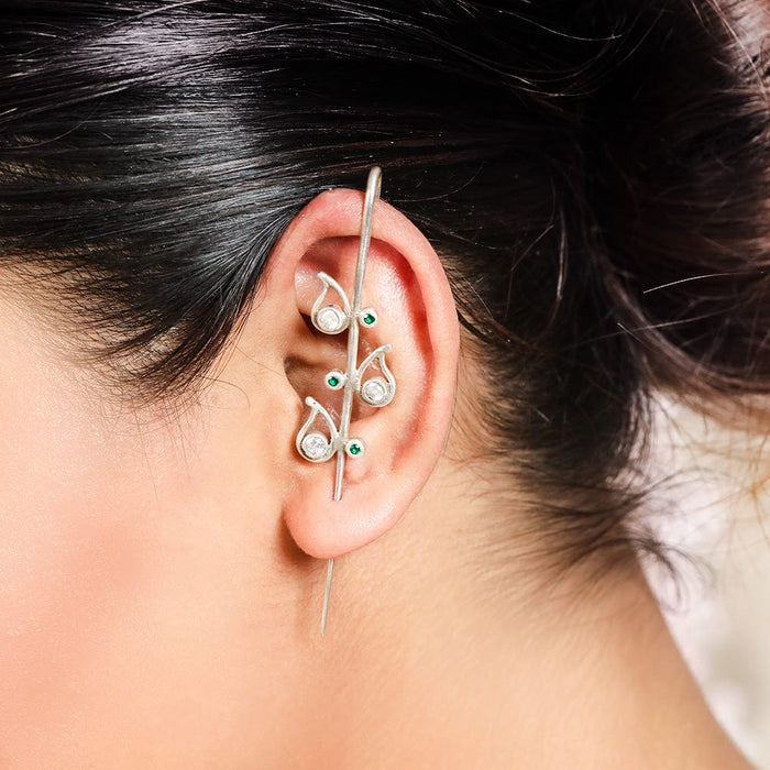 Silver Aambi Earcuff