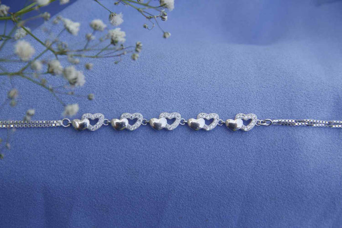 SILVER HEART BRACELET
