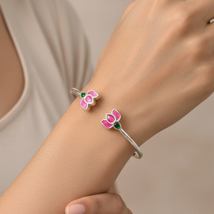 Silver Lotus Kundan Bangle