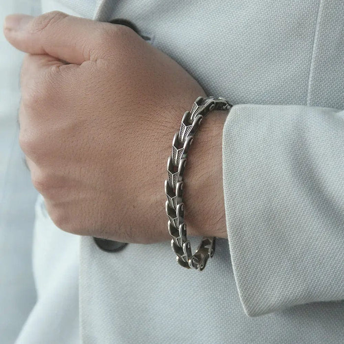 Silver Men's Stylish Bracelet