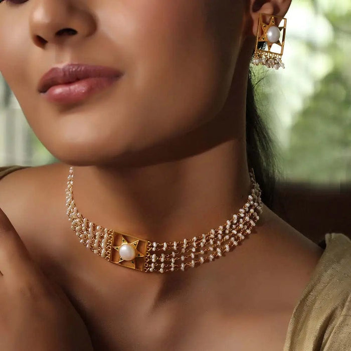 Silver White pearl choker with star pattern