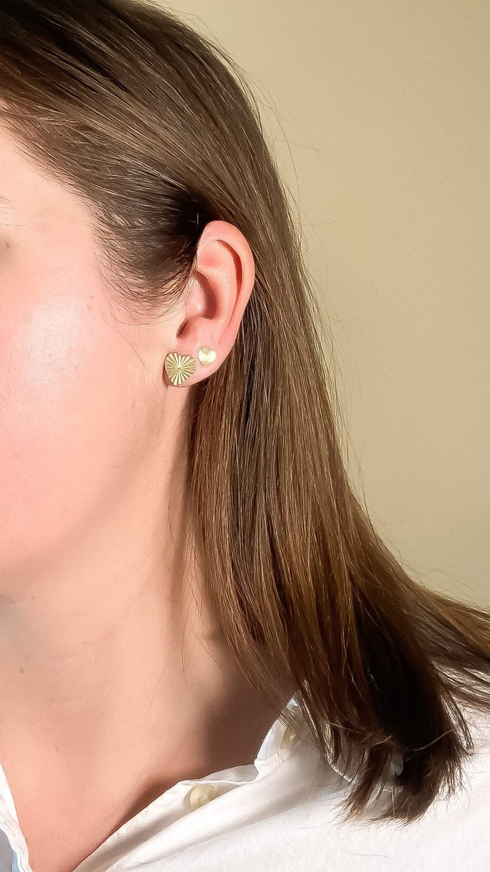 XL starburst heart studs